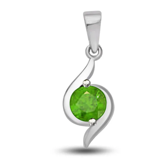 Captured Royality 0.50 TCW Elegant Real Emerald Pendant In 14kt White Gold (P1156)