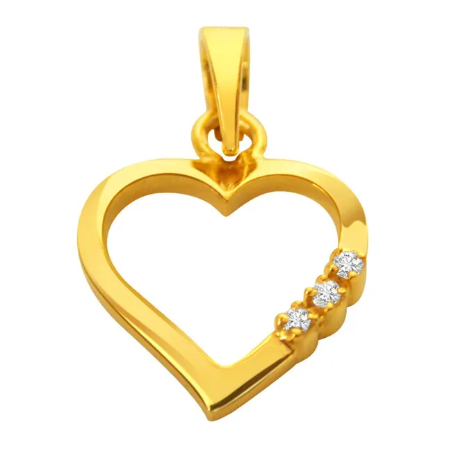 Golden Embrace - Heart-Shaped Diamond & 18kt Yellow Gold Pendant (P1385)