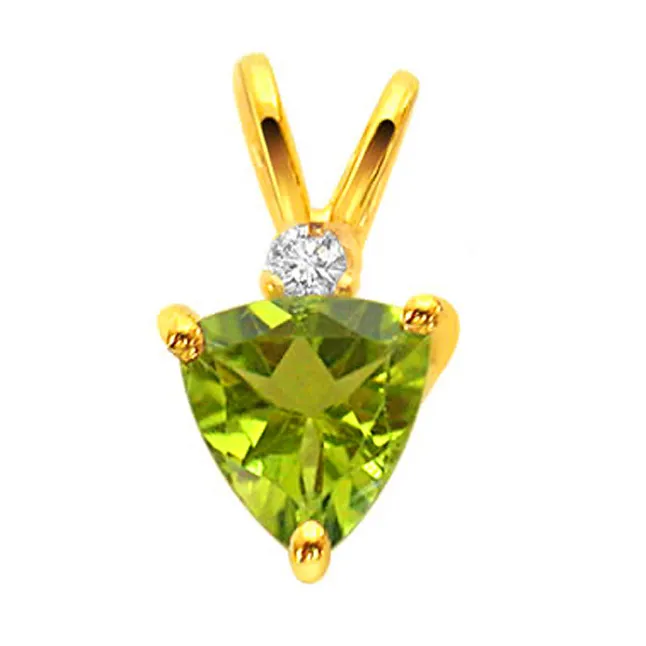 Green Souffle - Real Diamond & Green Peridot 18kt Yellow Gold Pendant (P152)