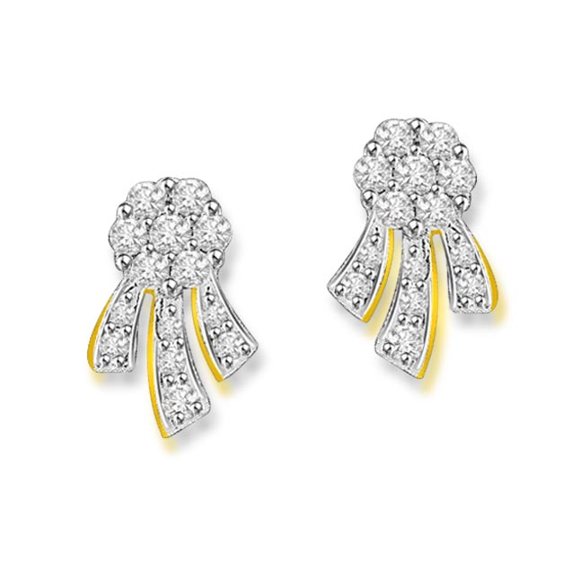 0.84 cts Flower Diamond & 18k Gold Earrings -Flower Shape Earrings