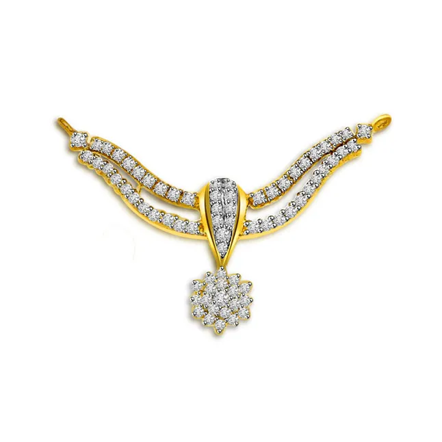 Sparlking Golden Waves 1.00 cts Flower Design Gold & Diamond Pendants Necklaces
