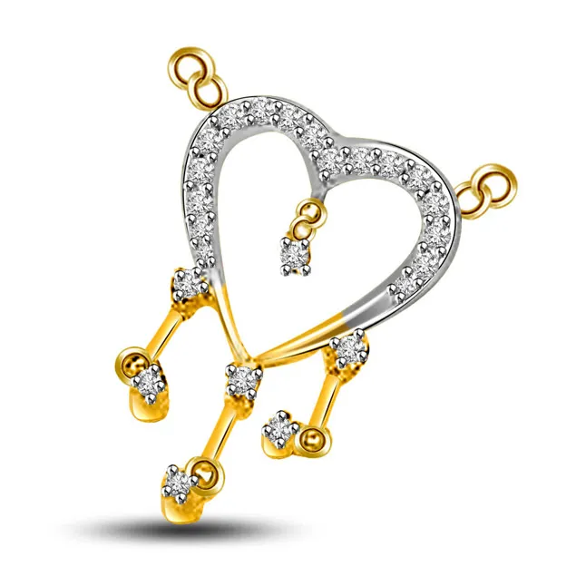 Love Bridge Fancy Heart Shape 18kt Gold And VS Diamond Pendant (DN179)