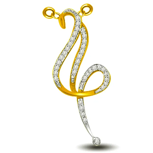 Elegant Curves & Delicate Diamond & Gold Pendant (DN180)