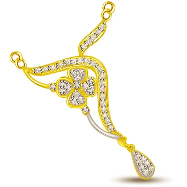 Surprise Me Curves & Flower Diamond Pendant (DN200)