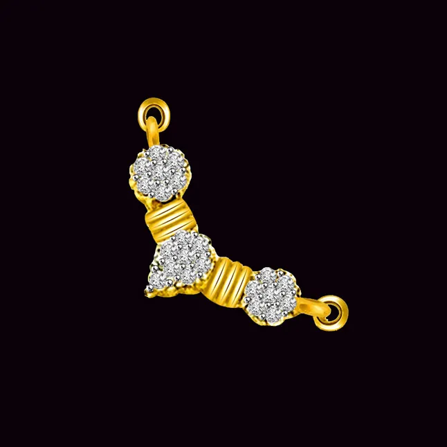 Soul Enlightening 0.55ct 3 Diamond Flower Gold Mangalsutra Pendants