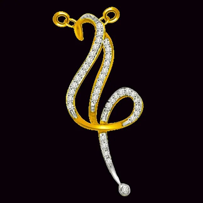 Elegant Curves & Delicate Diamond & Gold Pendant (DN180)