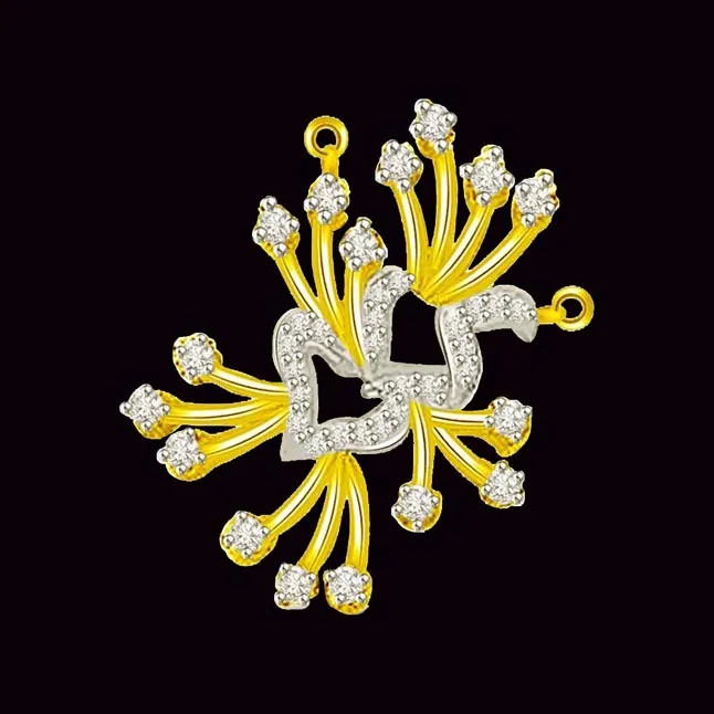 Flower Shape 3 Dimensional Diamond & Gold Pendant (DN258)