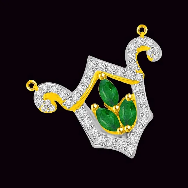 0.41cts Marquise Emerald & Diamond Gold Pendant (DN367)