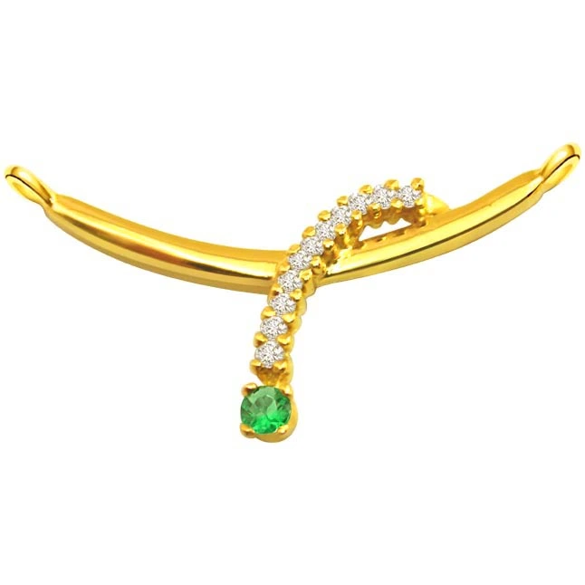 Diamond & Emerald Necklace Pendants DN47 Necklaces