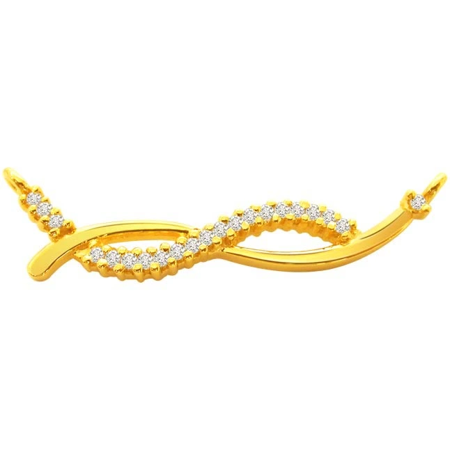 An Elegantly Designed Diamond Necklace Pendants Necklaces