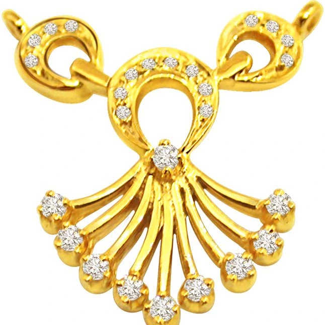 A Very Trendy Diamond & Gold Necklace Pendants DN51 Necklaces