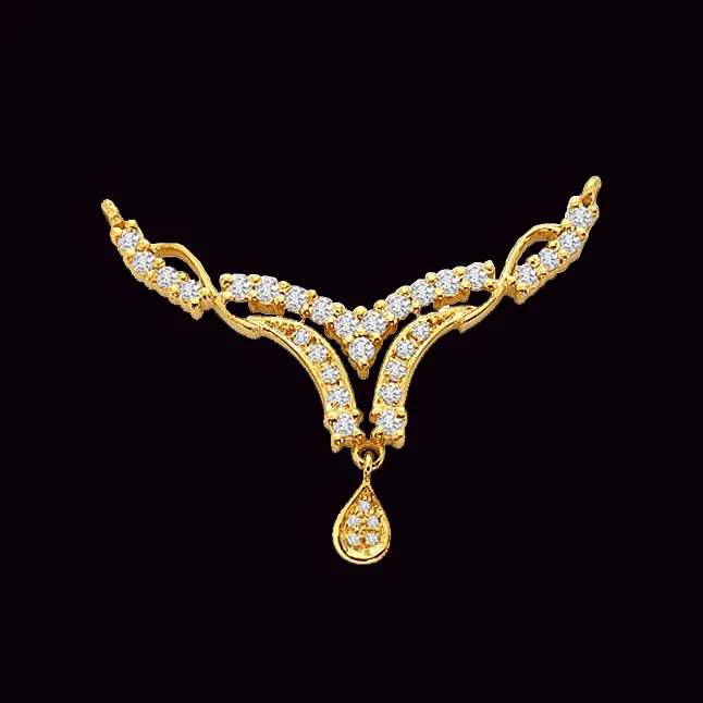 An Elegantly Designed Diamond & Gold Necklace Pendant (DN61)