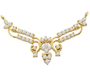 A Traditionally Designed Diamond & Gold Necklace Pendants Necklaces