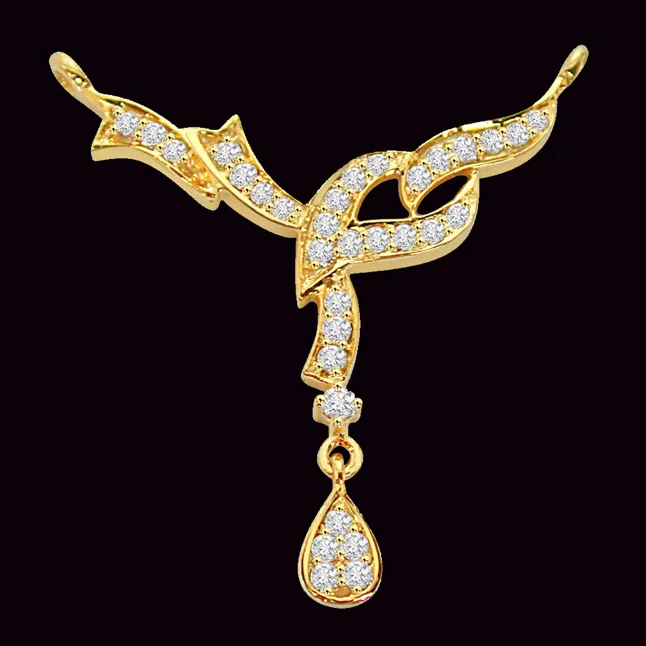 A Marvelous Diamond & gold Necklace Pennant (DN64)