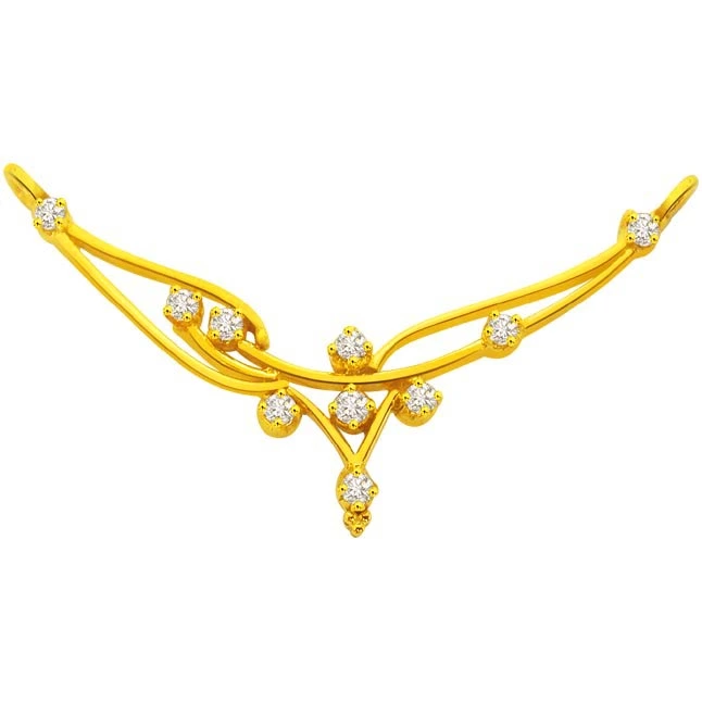 A Simple Diamond & Gold Necklace Pendants Necklaces