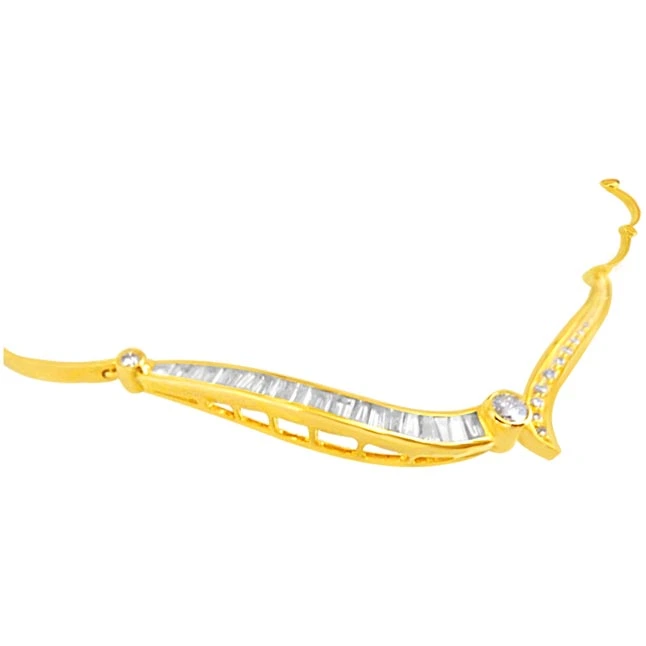 Flower Cut Elegant Diamond Necklace in 18K Gold -Yellow Gold