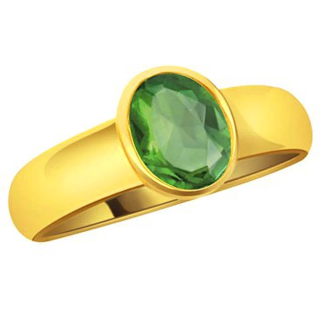 Emerald at Your Finger Set in Gold Ring (EMR)