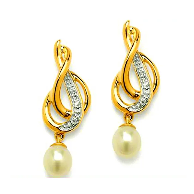 Queen's Favourite 0.15cts Diamond Pearl Earring (ER205)