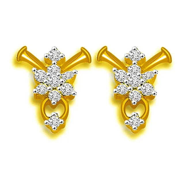 Flower Design 18K Diamond Earrings (ER405)
