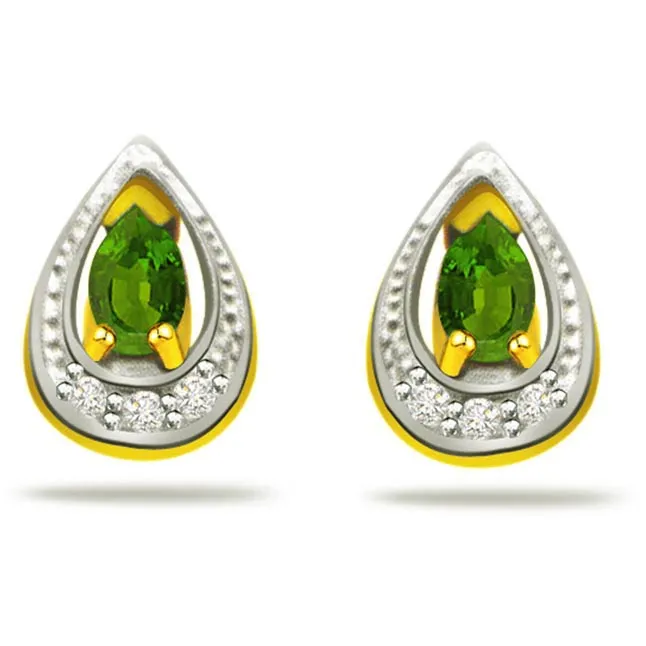 Greenery In Moon Night 0.12ct Diamond & Emerald 18kt Gold Earrings -Dia & Gemstone