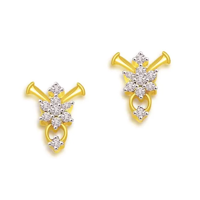 Flower Design 18K Diamond Earrings -Flower Shape Earrings