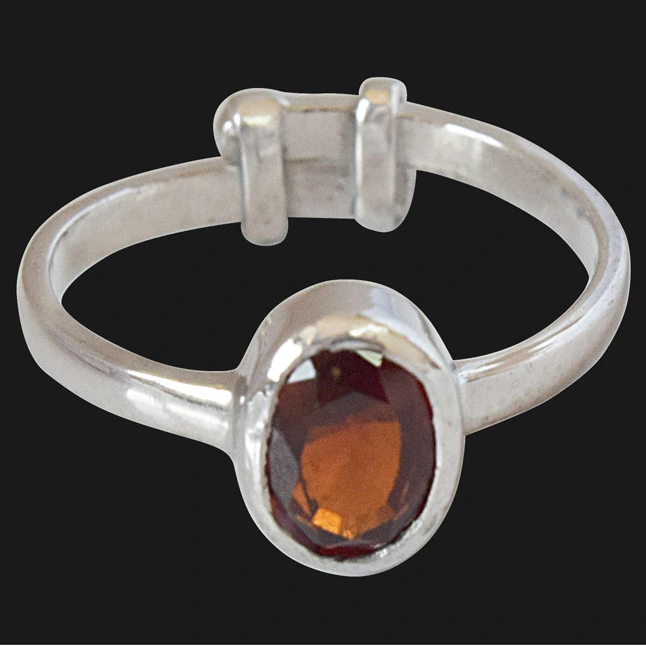 1.58cts Oval Red Garnet and 925 Silver Astrological Ring (GSR60)