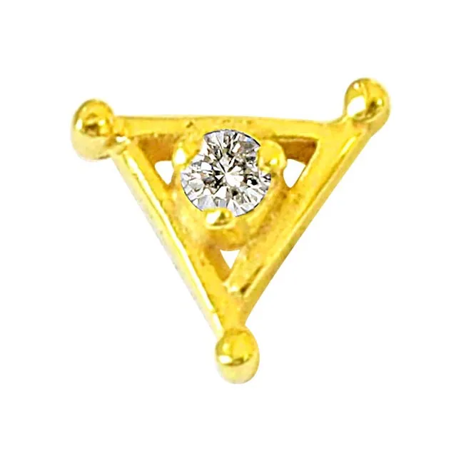 Triangle Shaped Real Diamond 18kt Yellow Gold Nosepin (NP15)