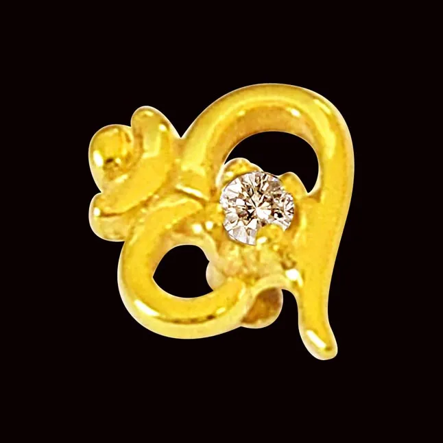Stylish Curve Real Diamond 18kt Yellow Gold Nosepin (NP9)