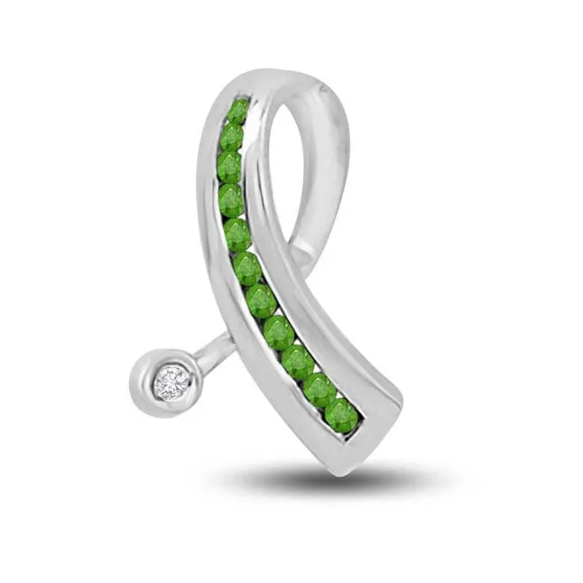 Green Luster 0.145 TCW Emerald And Diamond Pendant