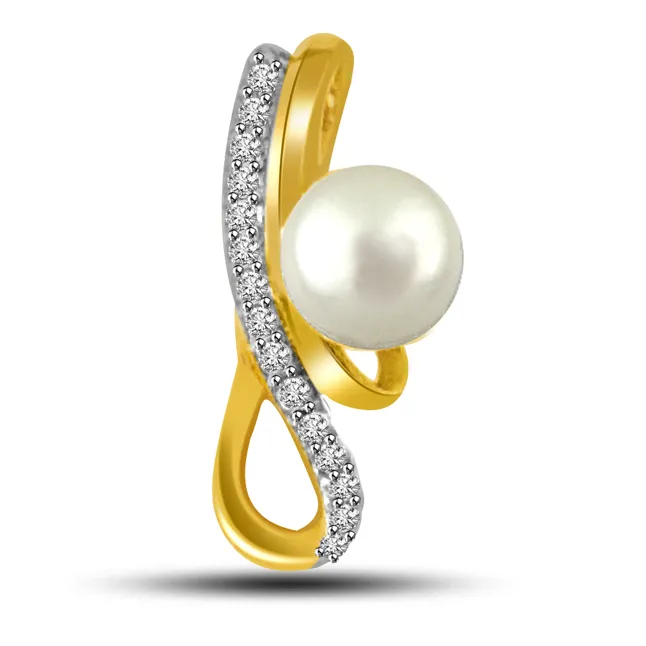 Very Seren White Round Real Pearl And Diamond 18kt Gold Pendant For Daily Wear (P716)