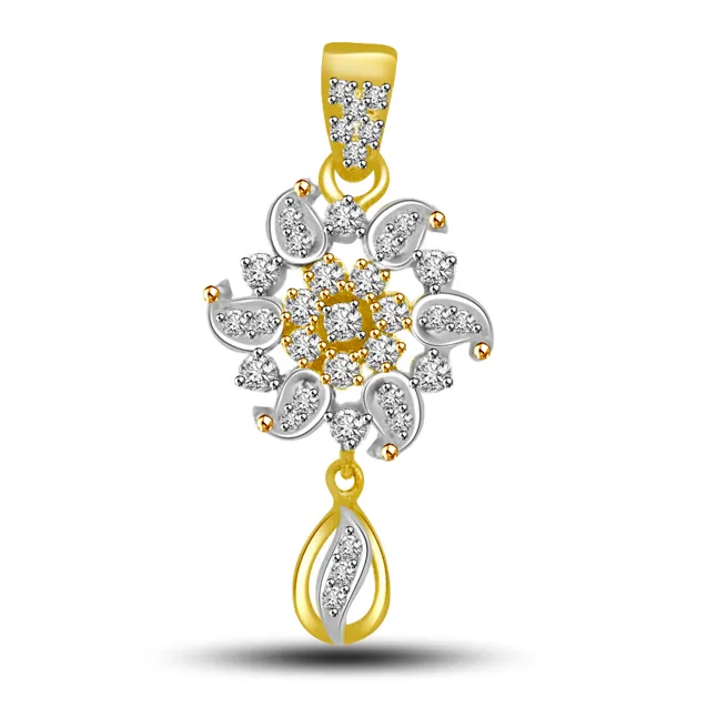 Sparkling Star Diamond & 18kt Gold Pendants For Your Lady Love -Designer Pendants