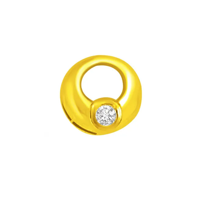 Ring Shaped 18kt Yellow Gold Pendant with Real Diamond (P772)