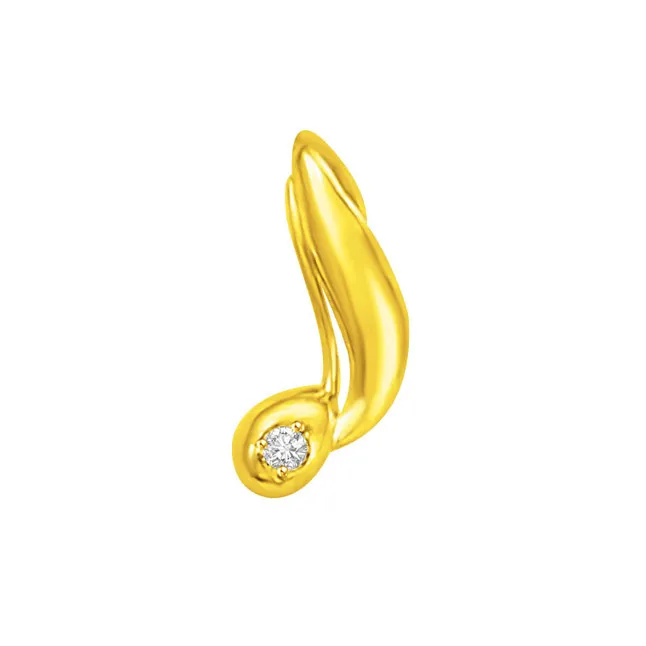 Elegant 18kt Yellow Gold Pendants with Diamond -Solitaire