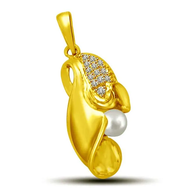 Glittering Glory Elegant Real Diamond & Pearl Gold Pendant (P844)