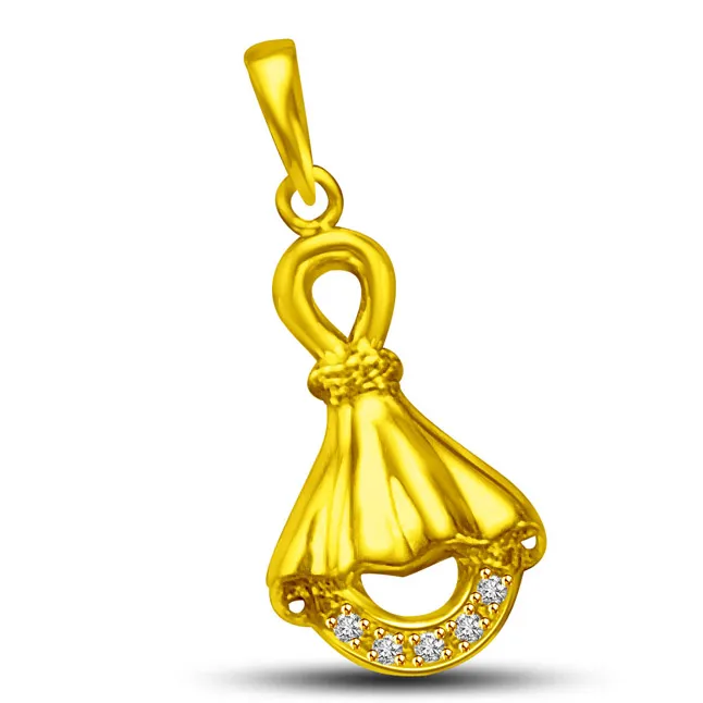 A Tale of Twists 0.04cts 18kt Yelllow Gold & Real Diamond Delicate Pendant for Her (P860)