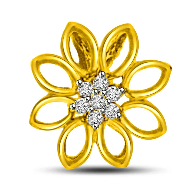 Flower Shaped Real Diamond Pendant in 18kt Yellow Gold (P932)