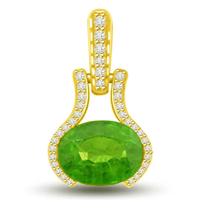 Ravishing Green 1.40 TCW Emerald Diamond Pendants In Yellow Gold