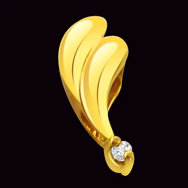 Deep Feeling Solitaire Diamond Pendants in 18kt Gold -Teenage
