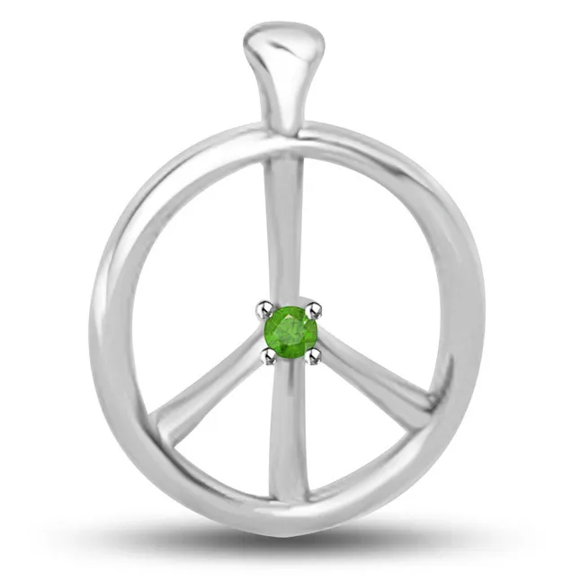 Passion Chakra Pendant In White Gold With Emerald