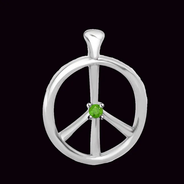 Passion Chakra Pendant In White Gold With Emerald