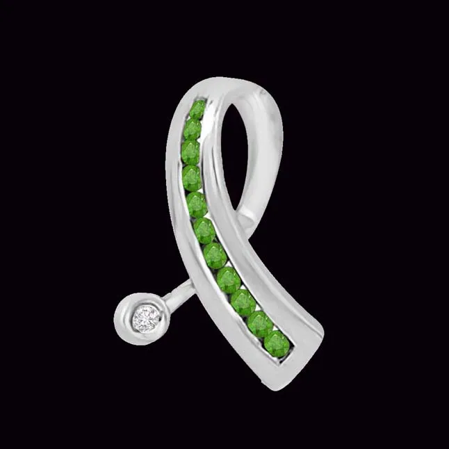 Green Luster 0.145 TCW Emerald And Diamond Pendant