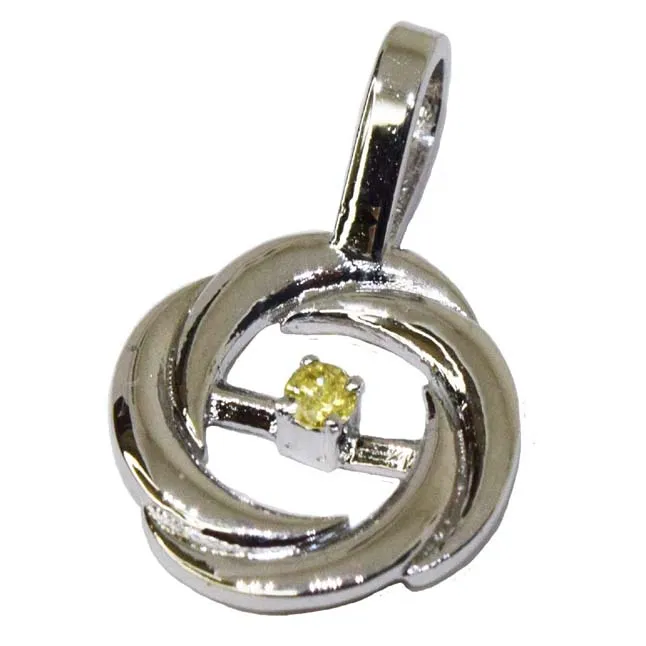 Rising Star Round Circle Shaped Diamond Pendant in 18kt Gold for Women (P1379)