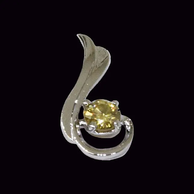 Shiny Paradise Fancy Shaped Diamond Pendant in 18kt Gold for Women (P1381)