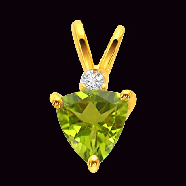 Green Souffle - Real Diamond & Green Peridot 18kt Yellow Gold Pendant (P152)