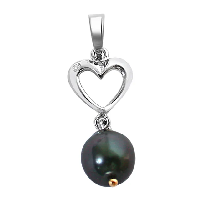 Beautiful Heart Shaped Diamond & Tahitian Pearl Pendant