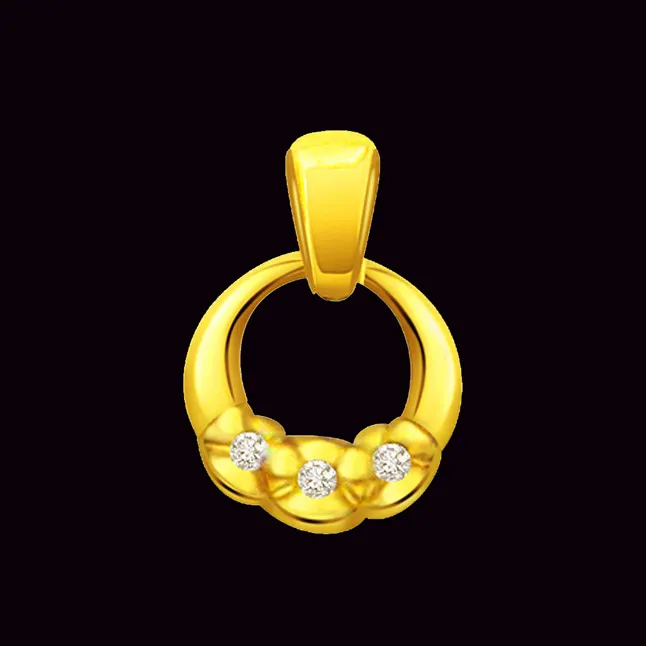 Round Shape Classic Diamond Pendants