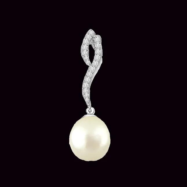 0.10cts Fancy Real Diamond & Pearl Pendant (P672)