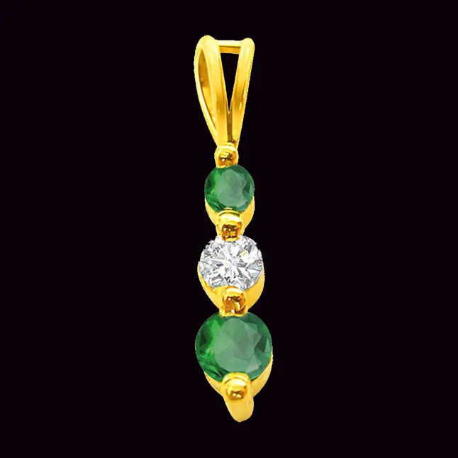 Everlasting Feelings - Real Diamond & Emerald Pendant (P67)