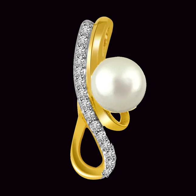 Very Seren White Round Real Pearl And Diamond 18kt Gold Pendant For Daily Wear (P716)