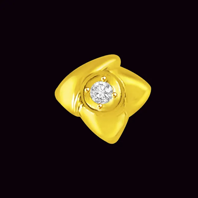 Beautiful Real Diamond Pendant in 18kt Yellow Gold (P766)